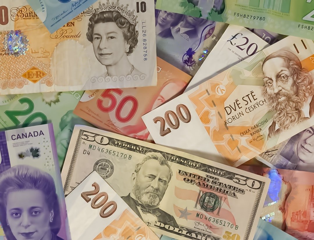 Cheapest way to send money from the UK to Kenya - money transfer guide cover image
